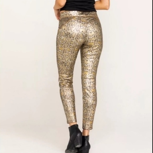 Free People | NWT Rio Vegan Metallic Gold Python Snakeskin Pull On Leggings M - Picture 2 of 6